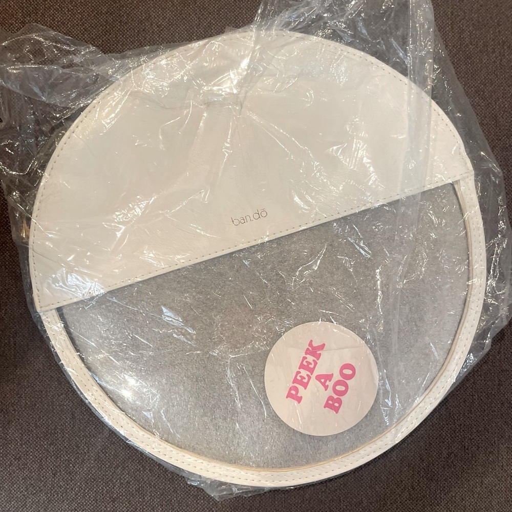 Bando White Circular Clutch | OS | NWT